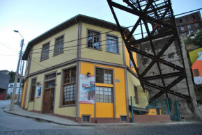 Гостиница Hostal Recuerdos de Familia  Вальпараисо